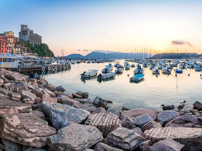 Guest house Affittacamere La Baia Di Lerici Italy